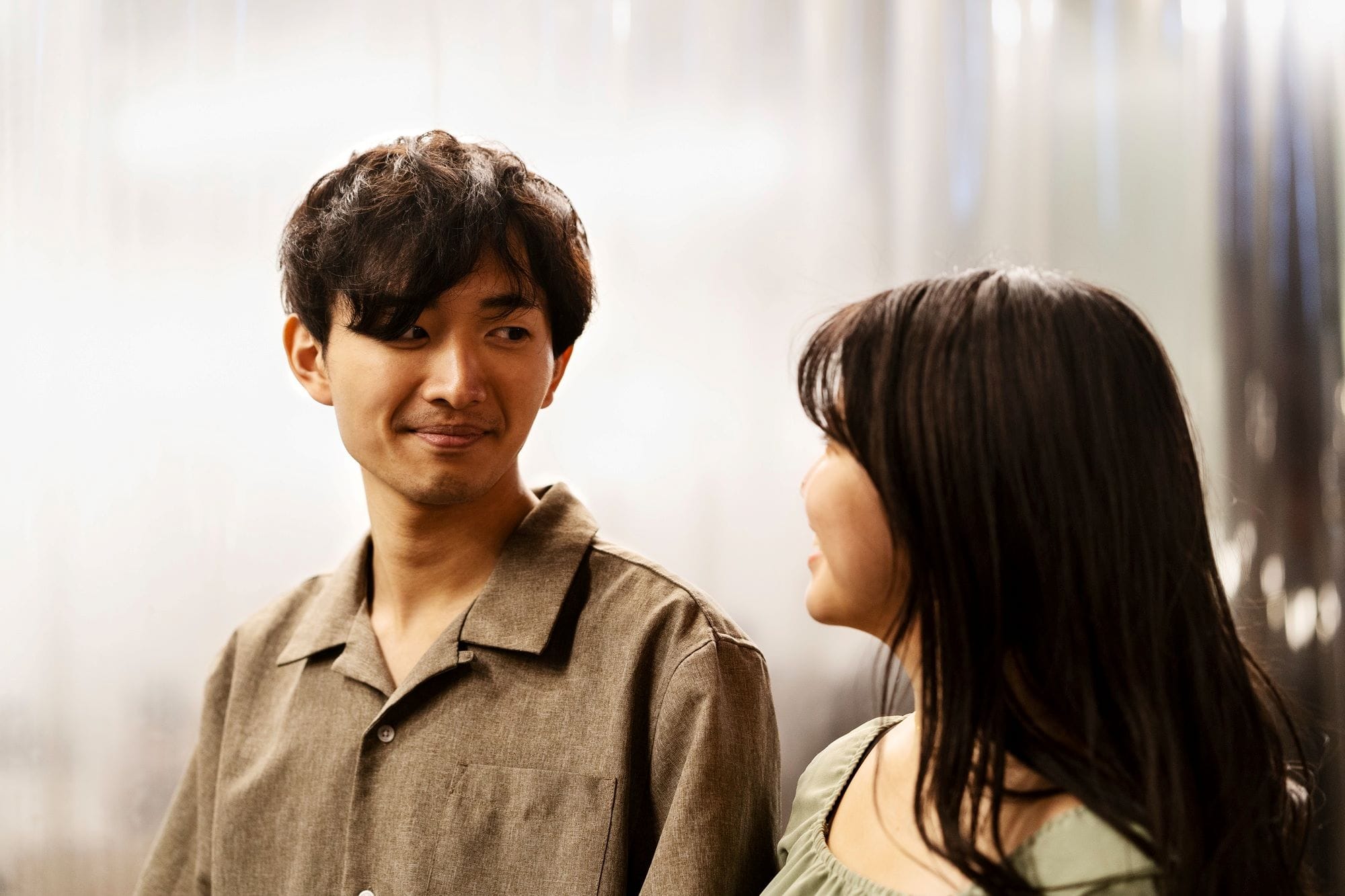 Tipe Pasangan Ideal untuk Cowok Introvert