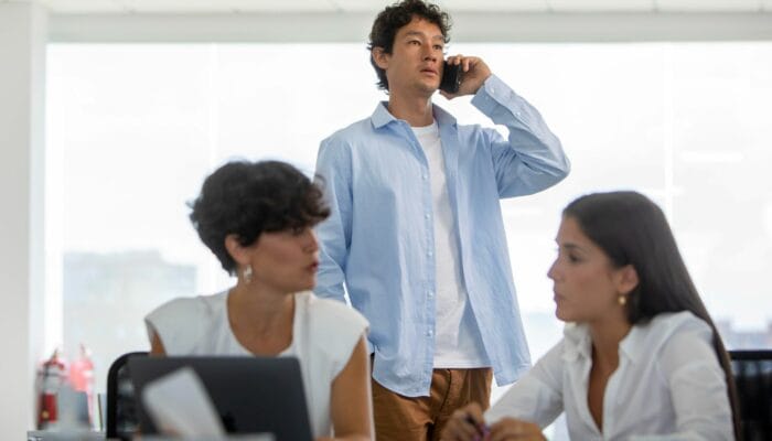 Kenali Tanda-Tanda Kamu Seorang People Pleaser dan Cara Menghadapinya