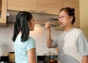 Kenapa Anak Keluarga Kaya Cenderung Lebih Tinggi?