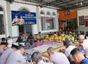 Kapolres Lombok Utara Berikan Sarapan Gratis kepada 135 Santri Ponpes Nurul Hidayah