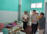 Jenguk Korban Penganiayaan, Kapolres Sumbawa Berikan Motivasi Dan Tali Asih