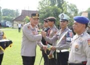 Kapolres Bima Kota Serahkan Bekal Kesehatan untuk Personel OMP Rinjani 2024