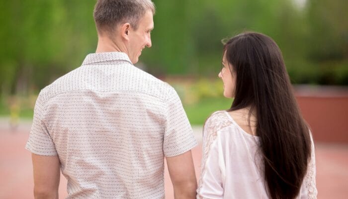 10 Cara Jitu Merebut Hati Gebetan yang Sudah ‘Ditikung’ Orang Lain