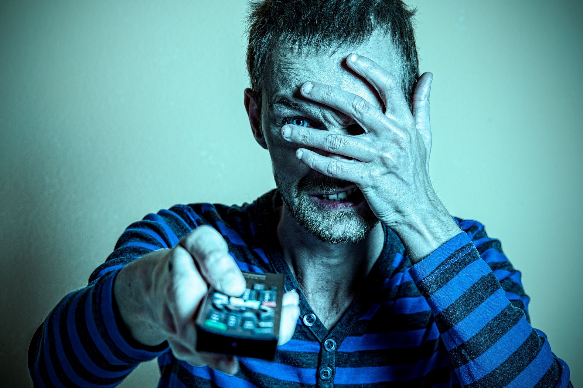 10 Dark Jokes yang Hanya Bisa Dimengerti oleh Mereka yang Mengalami Pahitnya Hidup