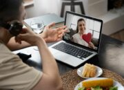 7 Cara Kreatif Jaga Hubungan LDR Tetap Hangat Lewat Aktivitas Virtual