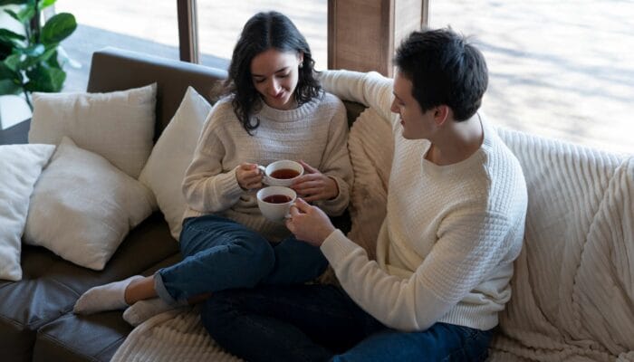 Ini Tipe Pasangan yang Sesuai dengan Kepribadian Wanita Introvert