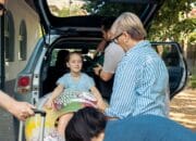 Kenapa Anak-Anak Suka Liburan Bareng Kakek Nenek? Ini Alasannya!