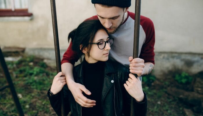 Mengapa Beberapa Orang Cepat Jatuh Cinta? Ini Penjelasannya