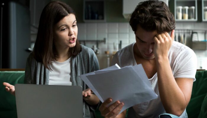 Mengapa Doom Spending Bisa Lebih Berbahaya daripada Utang Kredit?