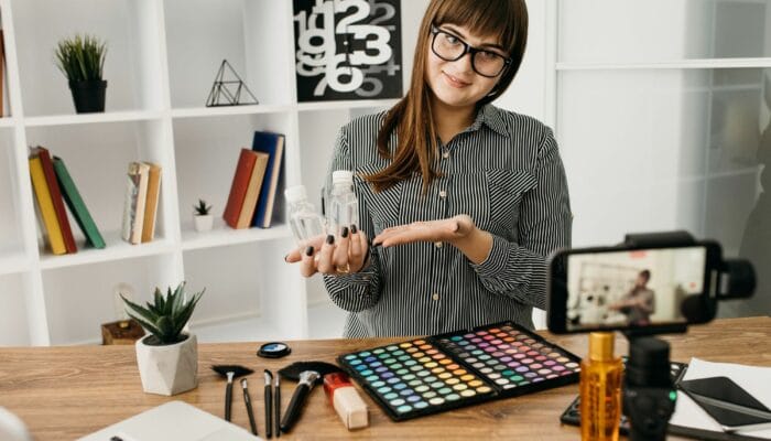 Pekerjaan Penghasilannya Tak Terlihat, Tapi Bikin Dompet Tebal