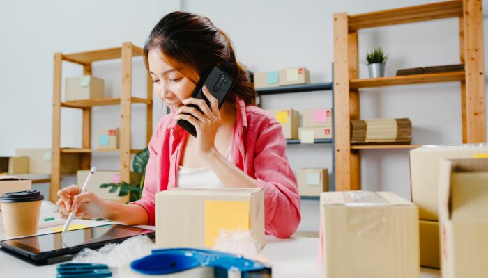 Perbedaan Dropshipping dan Reseller, Mana yang Lebih Menguntungkan?