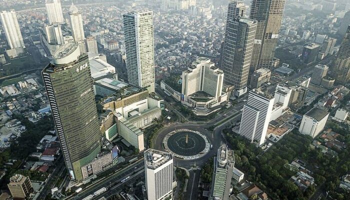 Quarter Life Crisis di Jakarta? Ini Jurus Ampuh Mengatasinya!