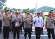 Kapolres Sumbawa Barat Berikan Penghargaan Kepada Personel Polres Sumbawa Barat yang Berprestasi