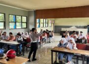Edukasi Pentingnya Pengenalan Rambu dan Marka Jalan Bagi Pelajar di SMKN 2 Lembar