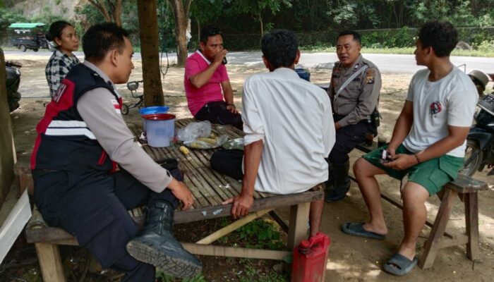 Patroli Rutin Polsek Sekotong Tingkatkan Keamanan Masyarakat