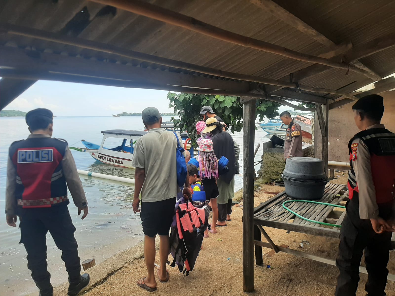 Patroli Dialogis Polsek Sekotong, Upaya Jaga Keamanan Wisata