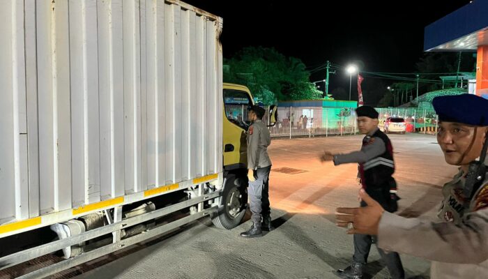 Operasi Ketupat 2025: Polisi Perketat Pengamanan di Pelabuhan Lembar