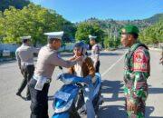 Anggota Pos Pam Amahami Laksanakan Pengaturan Lalu Lintas dalam Ops Ketupat Rinjani 2025