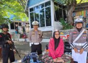 Satgas Kamseltibcar Lantas Berikan Himbauan Keselamatan di Pantai Lawata dalam Rangka Operasi Ketupat Rinjani 2025