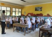 Polsek Sape Gelar Penyuluhan Hukum Bertema Tertib Berlalu Lintas dan Bahaya Kenakalan Remaja di SMAN 2 Sape