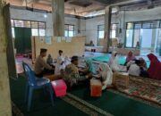 Bhabinkamtibmas Desa Ntori Sambang dan Ajar Anak-anak Mengaji di TPA Nurul Huda, Sampaikan Pesan Kamtibmas