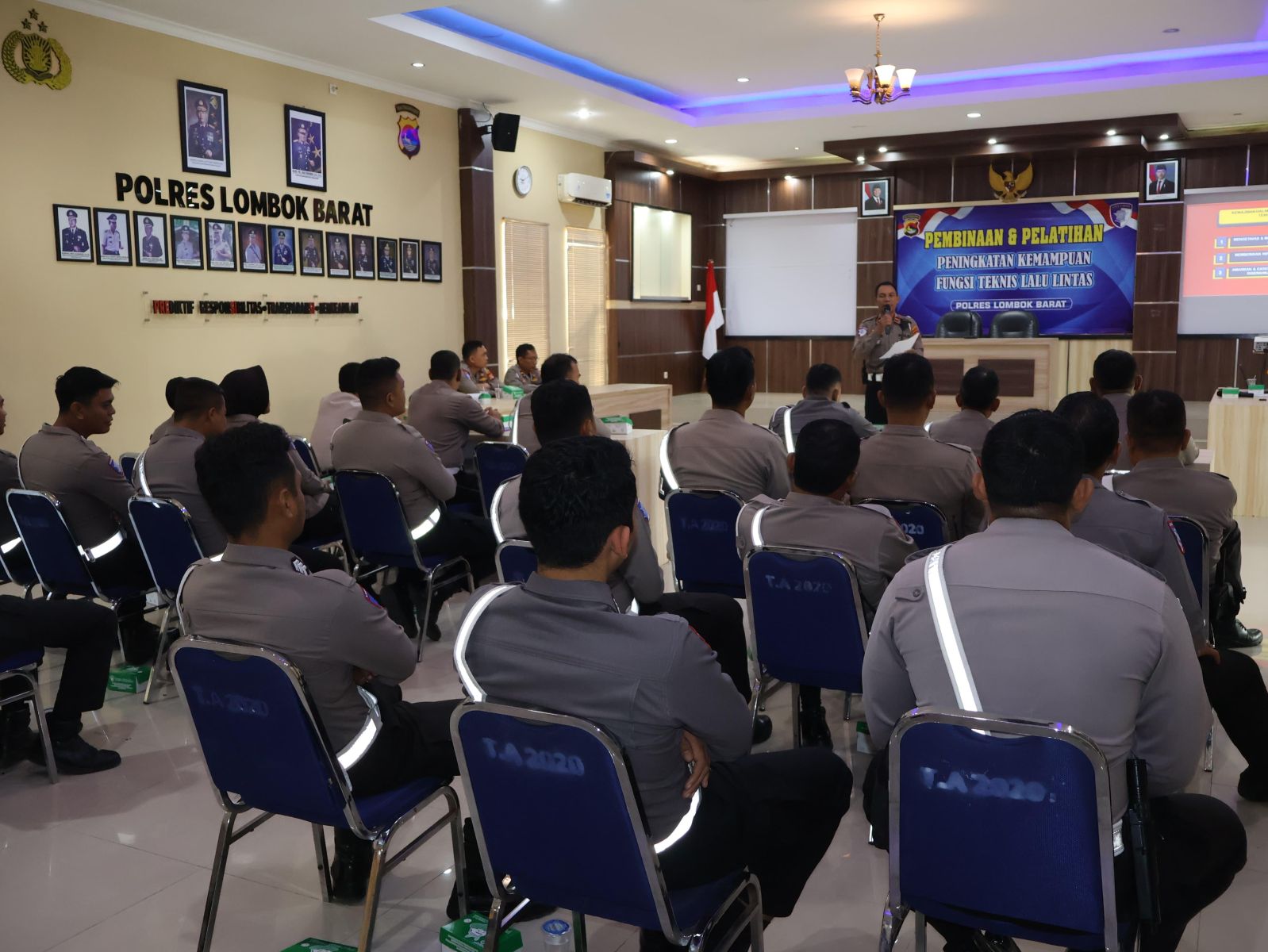 Meningkatkan Profesionalisme Satlantas Polres Lombok Barat Melalui Pelatihan Teknis Lalu Lintas