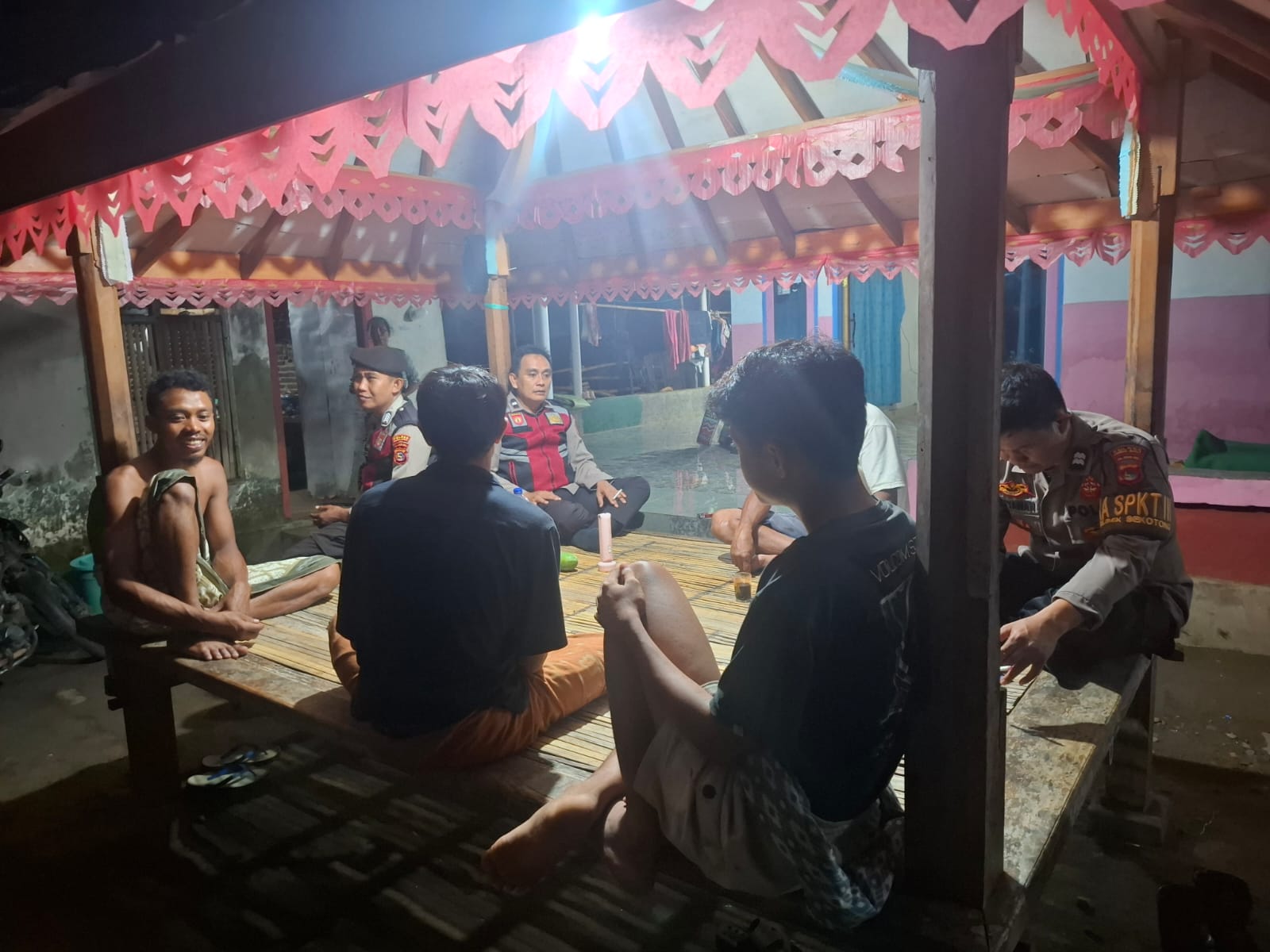 Kedekatan Polisi dan Warga Sekotong, Upaya Nyata Jaga Kamtibmas