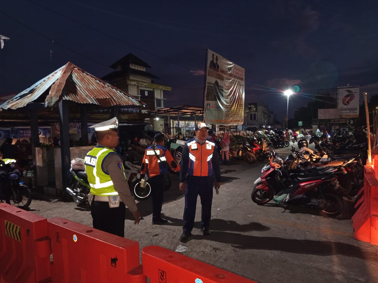 Operasi Gabungan di Kediri: Tertibkan Parkir Liar dan Pedagang di Bahu Jalan