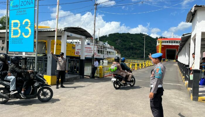 Polsek Kawasan Pelabuhan Lembar Tingkatkan Pengamanan Pemuat Kapal Antisipasi Gangguan Keamanan