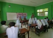 Polsek Sekotong Edukasi Santri Soal Narkoba, Bullying, dan Pernikahan Dini
