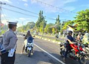 Sat Lantas Polres Bima Kota Laksanakan Rawan Pagi, Bantu Anak Sekolah dan Pejalan Kaki Menyeberang Jalan