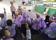 Sat Binmas Laksanakan “Police Goes to School” di RA Muslimat Tanjung, Kenalkan Profesi Polri dan Bahaya Narkoba Sejak Usia Dini