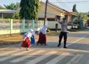 Personel Polsek Lambu Polres Bima Kota Laksanakan Rawan Pagi di Jalan Lintas Desa Sumi