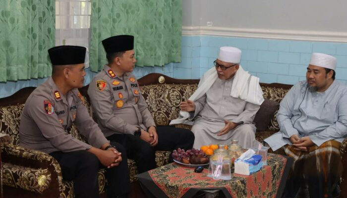 Kapolres Lombok Barat Jalin Sinergi dengan Pesantren Nurul Hakim