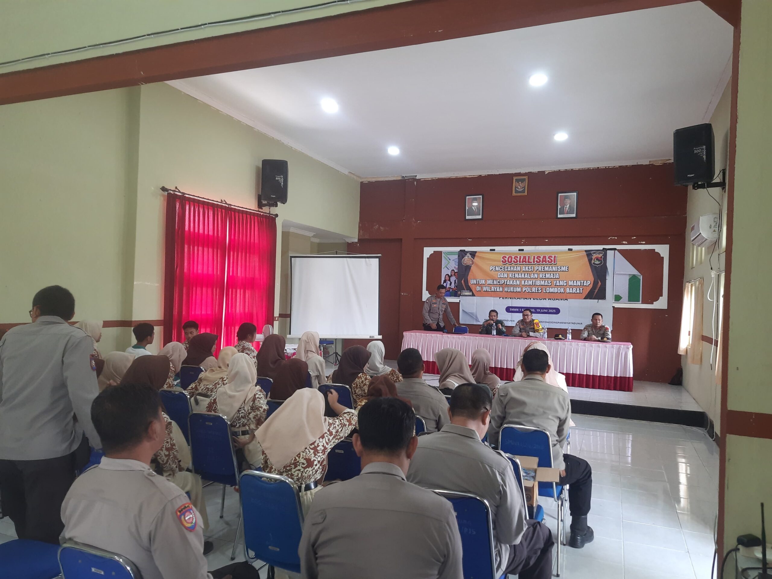 Polres Lombok Barat Gelar Penyuluhan Anti Narkoba dan Pernikahan Dini di SMA Gerung