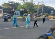 Personel Polsek Rasanae Barat Laksanakan Rawan Pagi, Lancarkan Arus Lalu Lintas dan Jaga Keamanan Pengguna Jalan