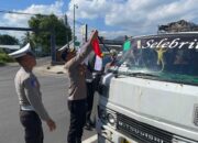 Kapolres Lombok Utara Gelar Bagikan Bendera Merah Putih di Jalan Raya