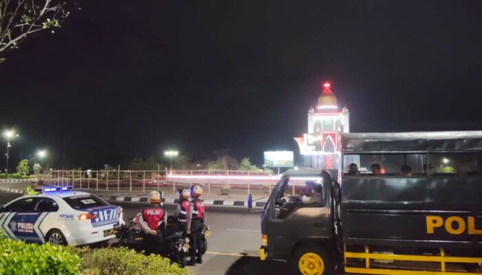 Patroli Skala Besar Polres dan TNI Jaga Keamanan di Gerung Lombok Barat