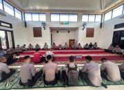 Personel Polres Bima Kota Laksanakan Kegiatan Rutin Binrohtal di Masjid Jabal Qubis