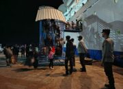 Polsek Kawasan Pelabuhan Laut Bima Laksanakan Pengamanan Kapal KM. Tilongkabila di Pelabuhan Bima