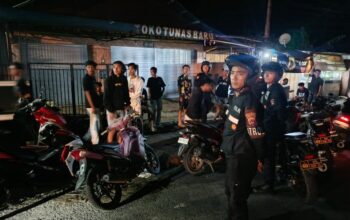Respon Cepat Aduan Warga, Unit Patroli Sat Samapta Polres Sumbawa Bubarkan Balap Lari di Simpang Sering
