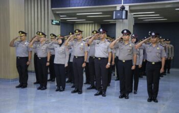 Pimpin Upacara Laporan Kenaikan Pangkat, Kadivhumas Ingatkan Peran Strategis Humas