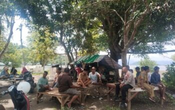 Laksanakan Jumat Curhat, Kanit Binmas Polsek Asakota Ajak Warga Songgela Jaga Kamtibmas