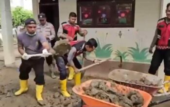 Polres Pidie Jaya Bersama Warga Gotong Royong Percepat Pemulihan Pascabanjir