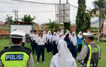 Polres Lombok Barat Bina PKS SMPN 1 Labuapi