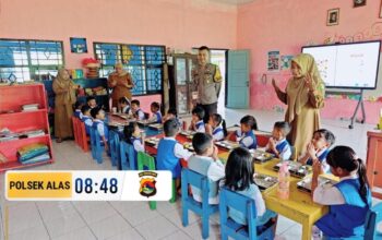 Dukung Program Nasional, Polres Sumbawa Monitor Pendistribusian MBG bagi 2.756 Siswa di Alas