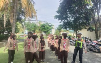 Satlantas Polres Lobar Bina Pramuka Saka Bhayangkara