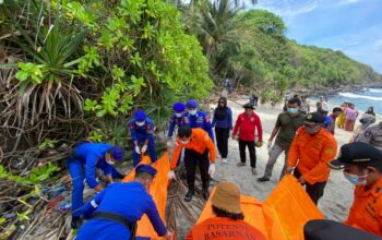Polairud Polda NTB Evakuasi Jenazah Perempuan Ditemukan di Pesisir Lombok Utara