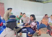 Sentuhan Damai di Mimika: Satgas Operasi Damai Cartenz Layani Kesehatan Jemaat Gereja