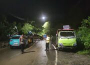 ‎Polres Loteng Datangi TKP Tiang Listrik Tumbang Akibat Cuaca Buruk di Kuta Akibat ‎